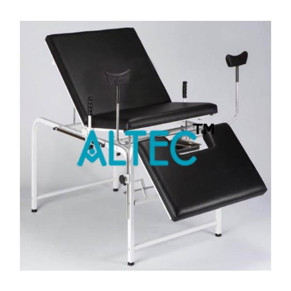Gynaecology Table Delivery With Accessories